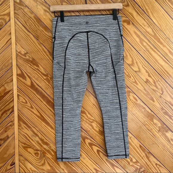 Athleta Ultimate High Rise Legging Black White - Picture 8 of 10